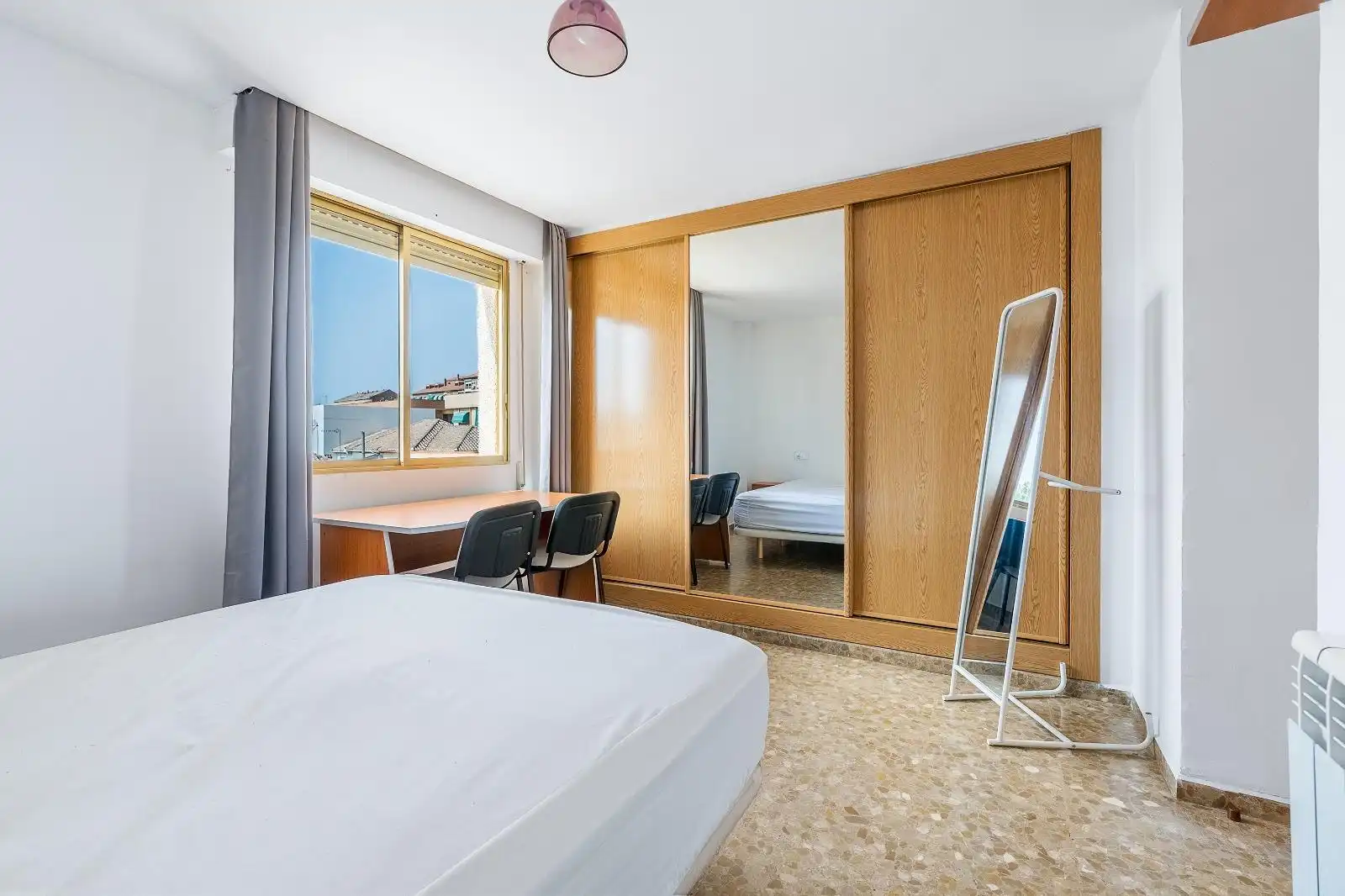 Bedroom of Flat for sale in Granada  with Heating