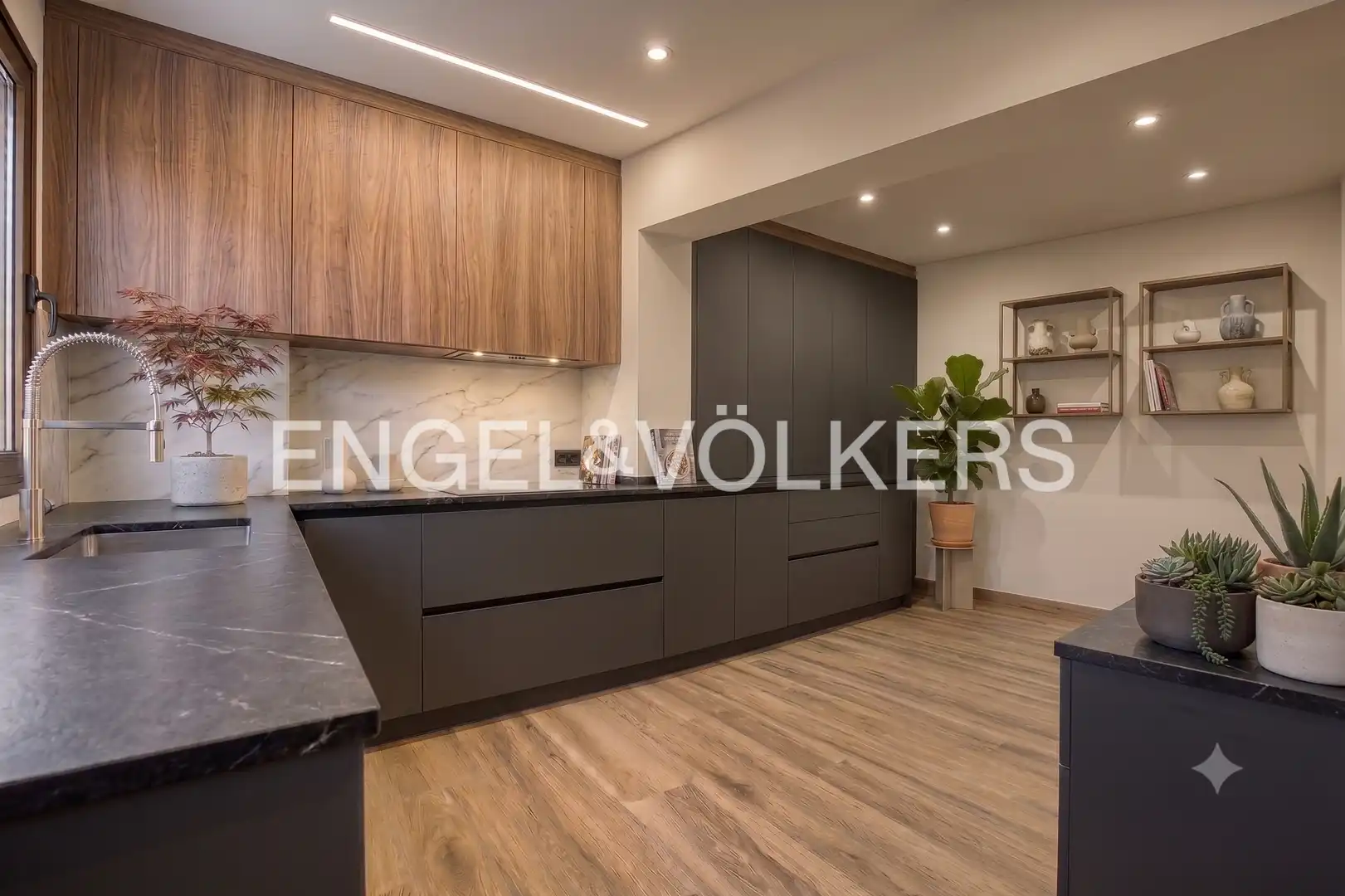 Kitchen of Flat for sale in Madrid  with Air Conditioner, Heating and Storage room