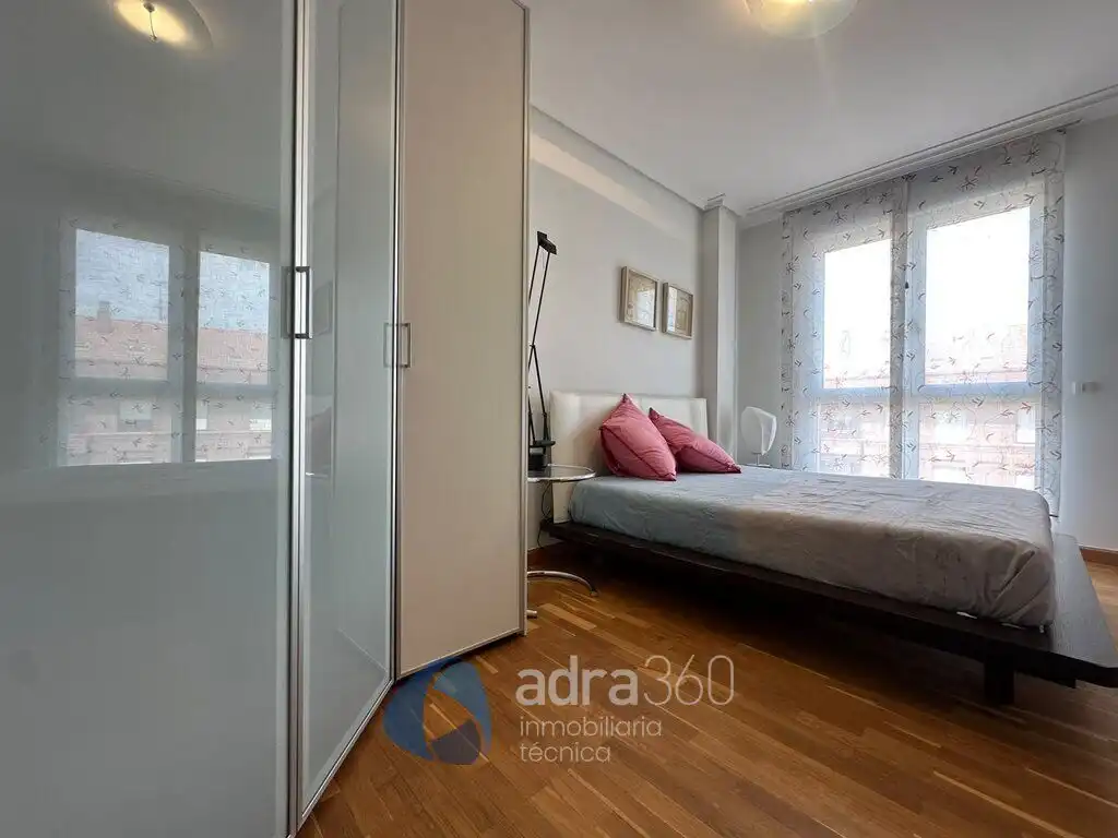 Flat for rent in Estambrera, Cascajos - Piqueras