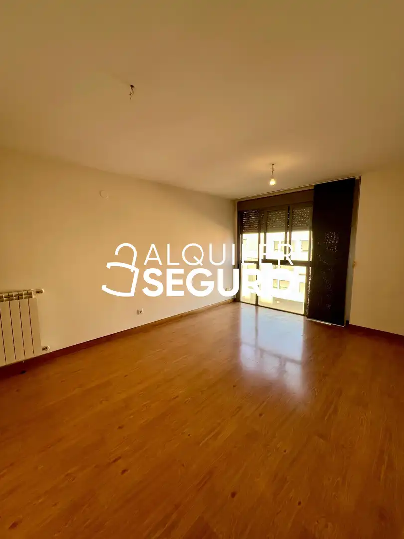 Bedroom of Flat for rent in Alcobendas  with Air Conditioner, Heating and Storage room