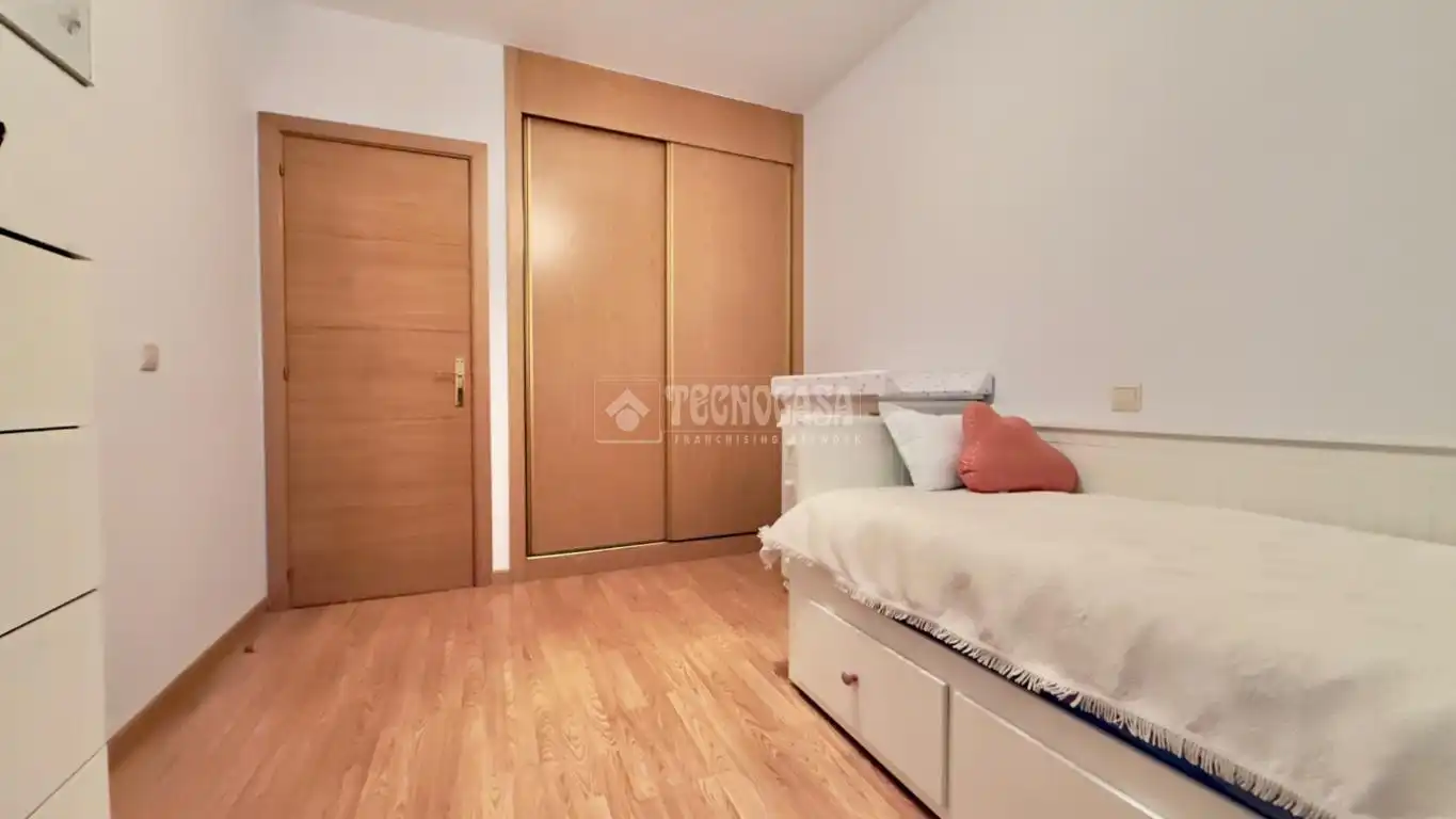 Piso en venta en C. Bécquer, Fuensalida