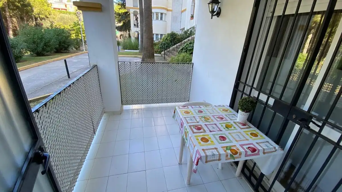 Vista exterior de Planta baixa en venda en Benalmádena amb Aire condicionat, Calefacció i Piscina