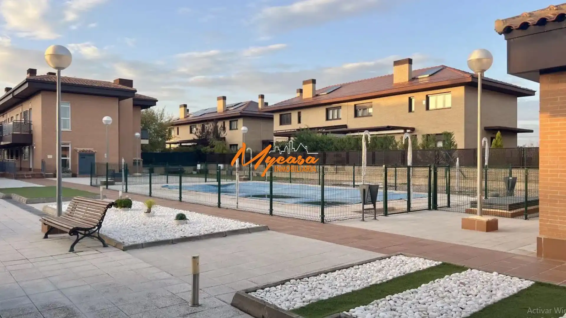 Vista exterior de Piso de alquiler en Villaviciosa de Odón con Aire acondicionado, Calefacción y Piscina comunitaria