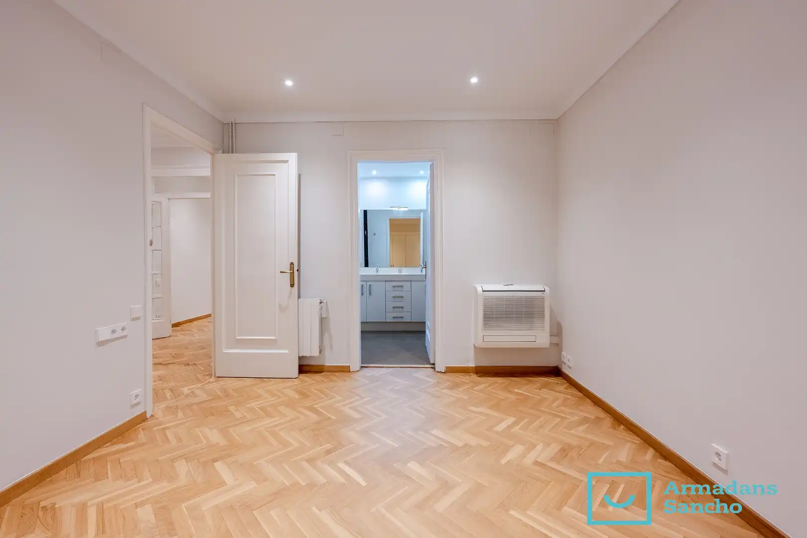 Ground floor for rent in Barcelona  with Private garden and Oven