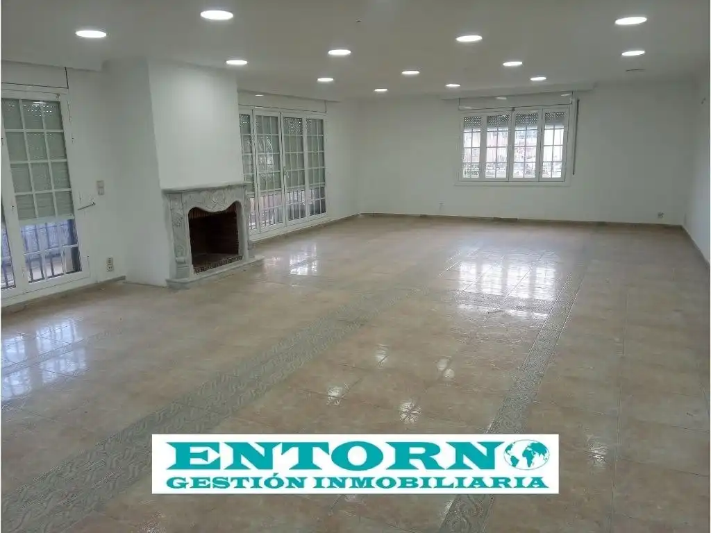 Casa o chalet en venta en Santa Perpètua de Mogoda con Jardín privado, Terraza y Trastero