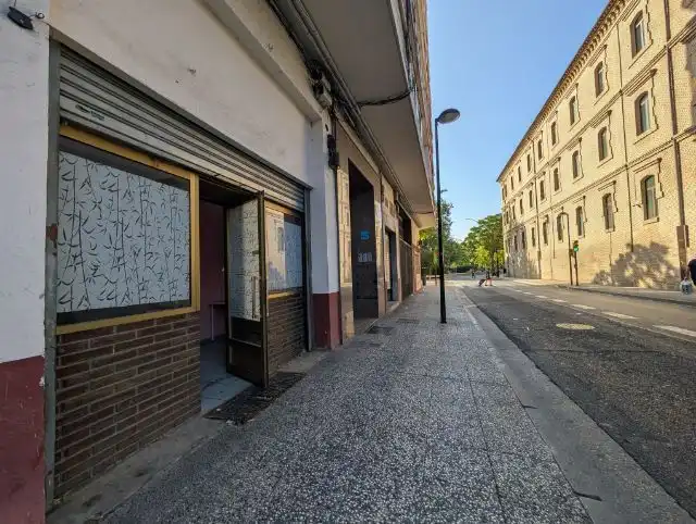 Außenansicht von Geschaftsraum zur Miete in Zaragoza
