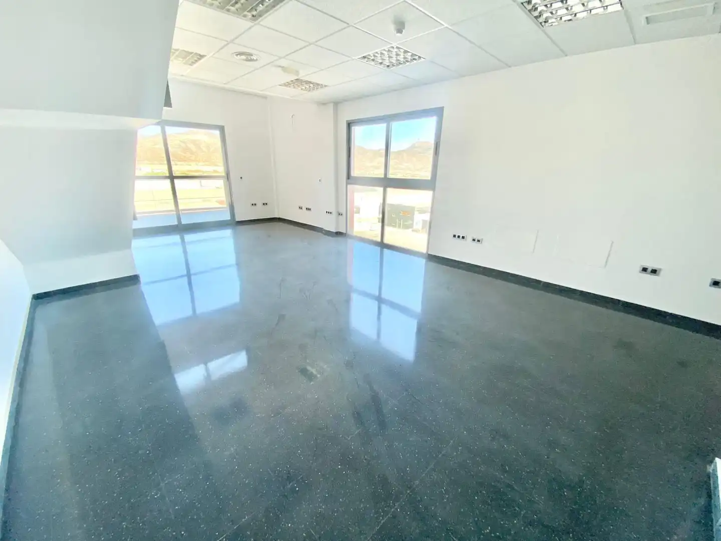 Büro zum Verkauf in Lorca mit Heizung und Terrasse