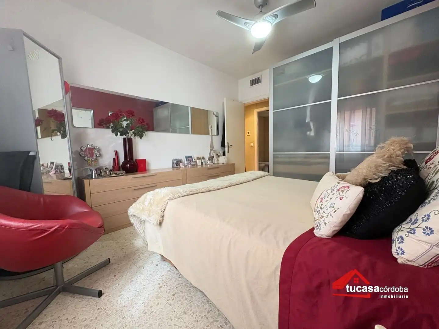 Bedroom of Flat for sale in Córdoba  with Air Conditioner and Balcony