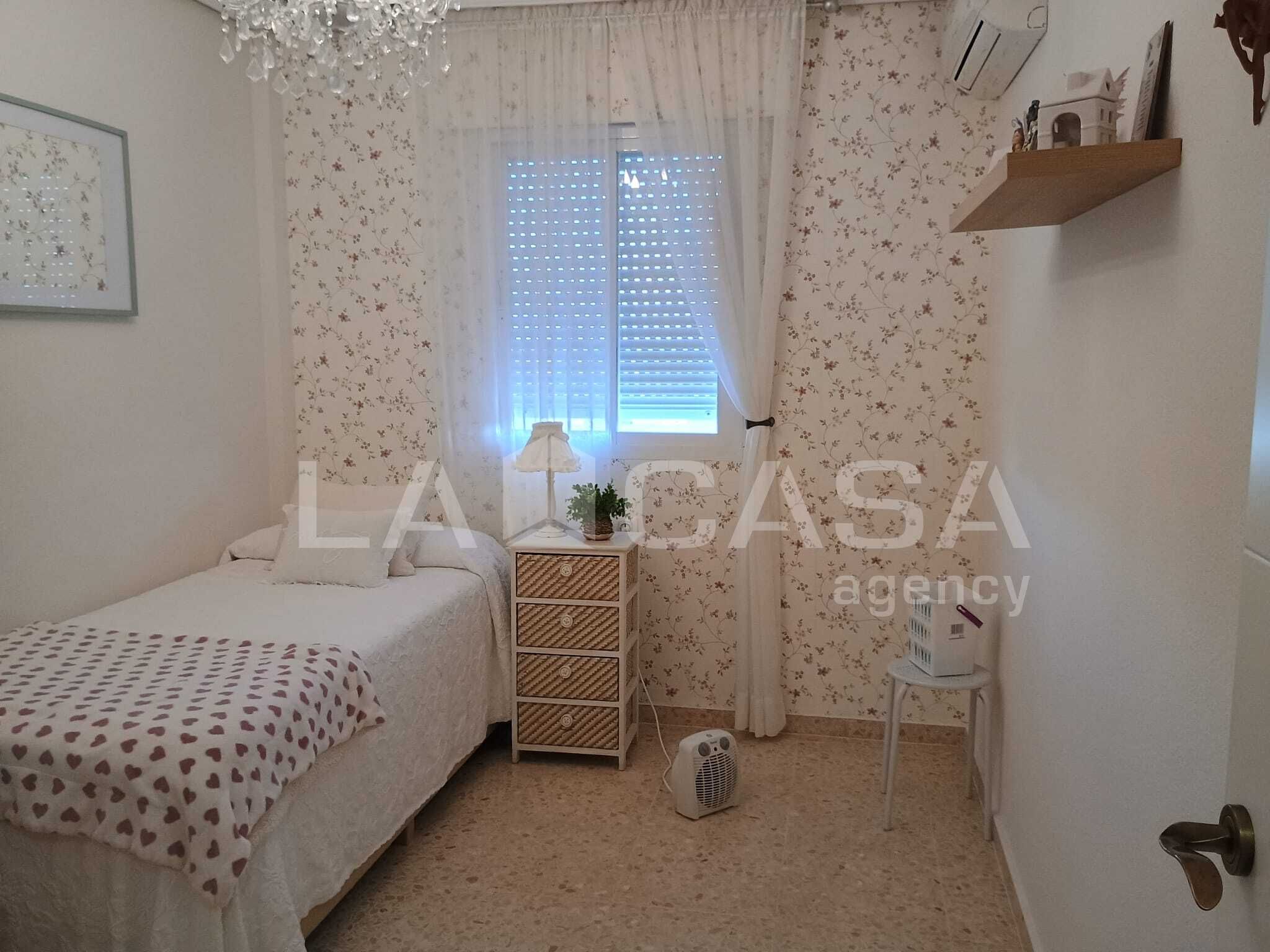 Habitación de Ático en venta en Algeciras con Terraza y Trastero