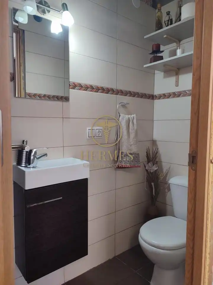 Baño de Piso en venta en O Porriño   con Calefacción, Terraza y Trastero