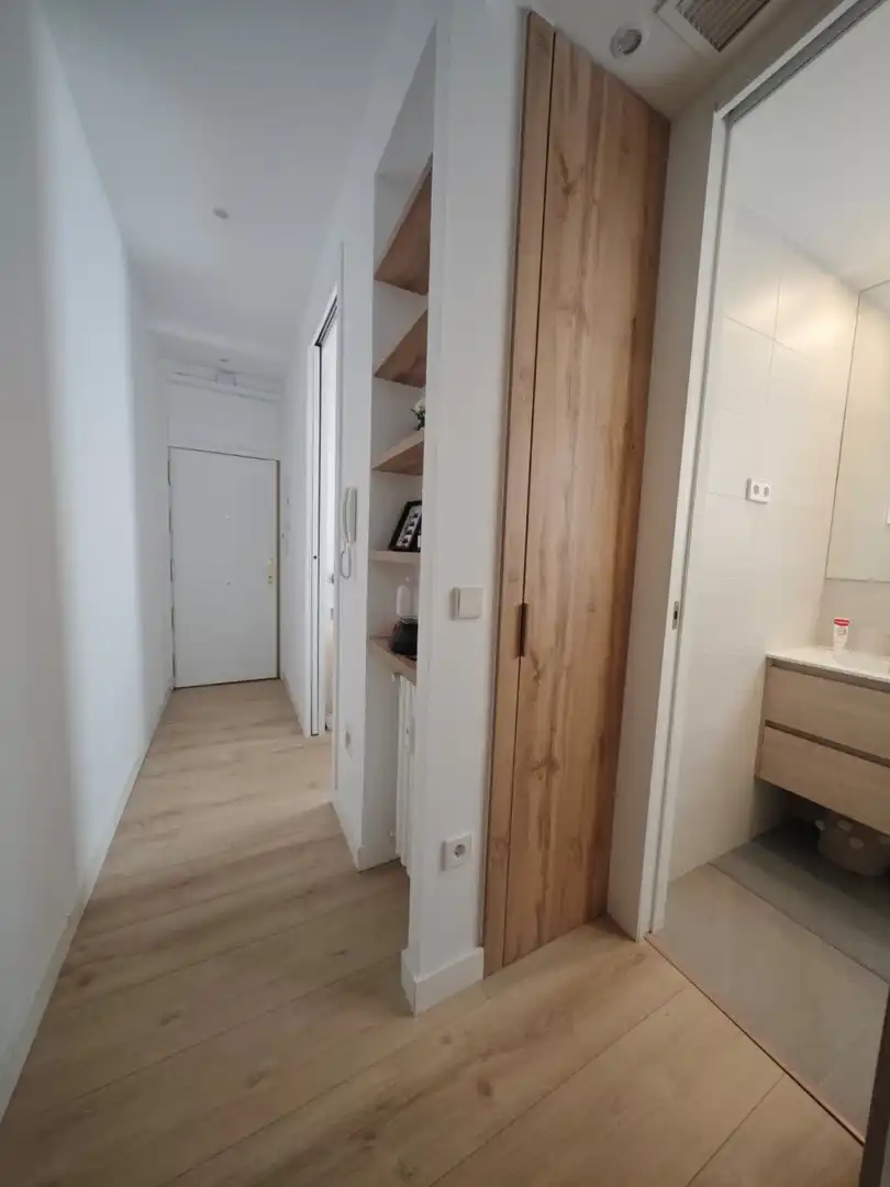 Flat for sale in Madrid  with Air Conditioner, Heating and Furnished