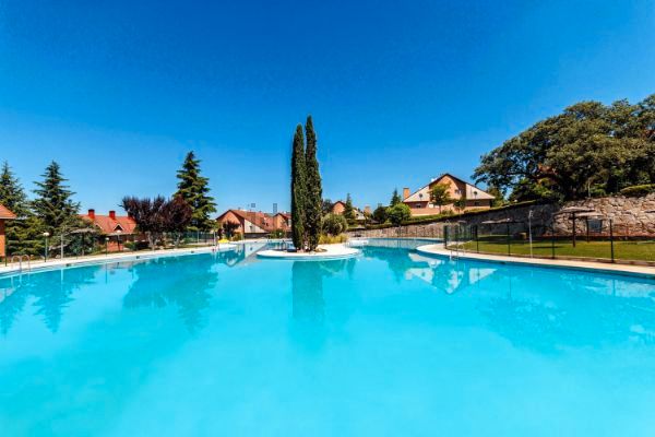 Piscina de Pis en venda en Villaviciosa de Odón amb Aire condicionat, Calefacció i Terrassa