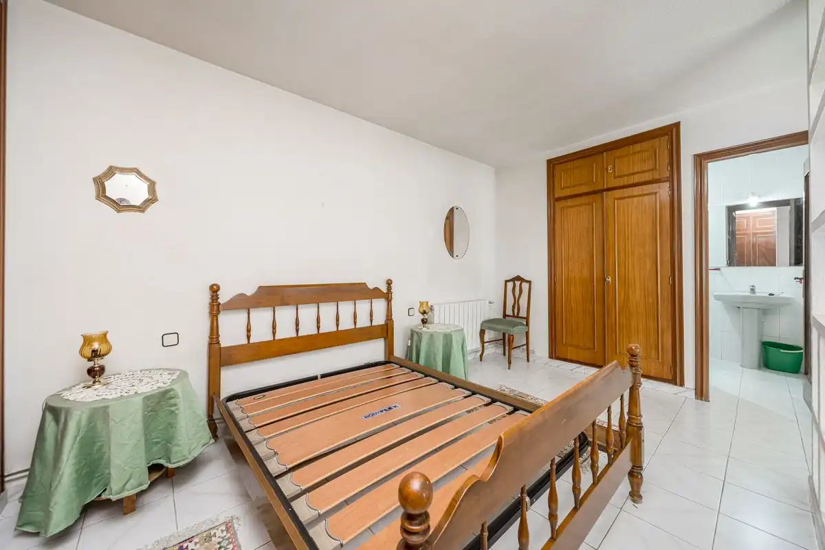 Dormitori de Casa o xalet en venda en Madrid amb Aire condicionat, Calefacció i Jardí privat