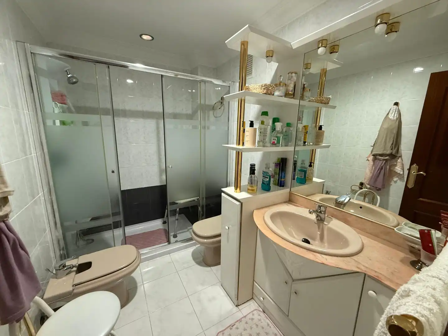 Baño de Piso en venta en Basauri  con Calefacción, Trastero y Amueblado