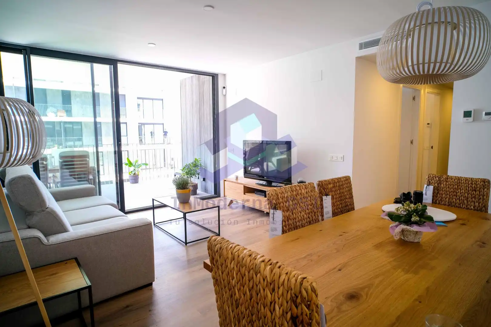 Sala d'estar de Pis de lloguer en Badalona amb Calefacció, Jardí privat i Terrassa