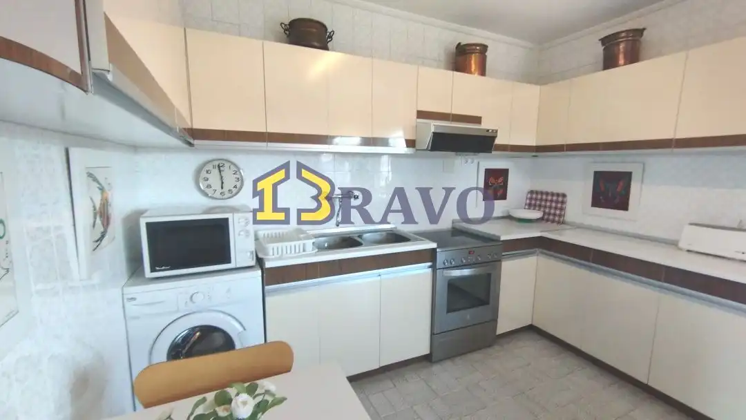 Cocina de Piso en venta en Medina de Pomar con Calefacción, Jardín privado y Terraza
