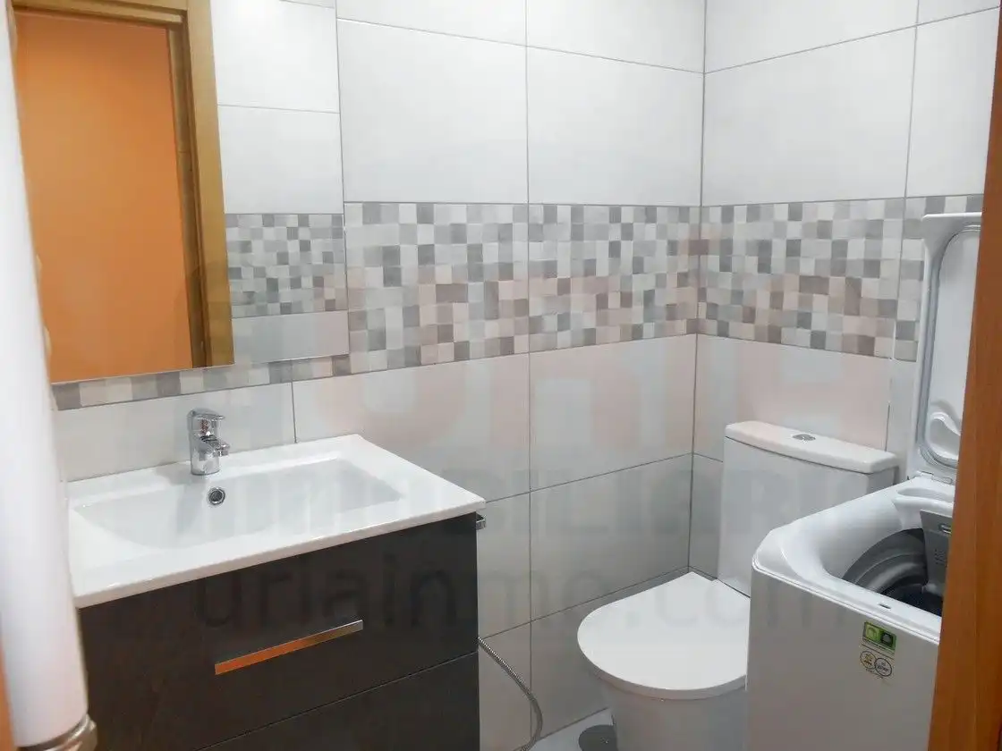 Bany de Pis de lloguer en Oviedo  amb Calefacció, Parquet i Forn