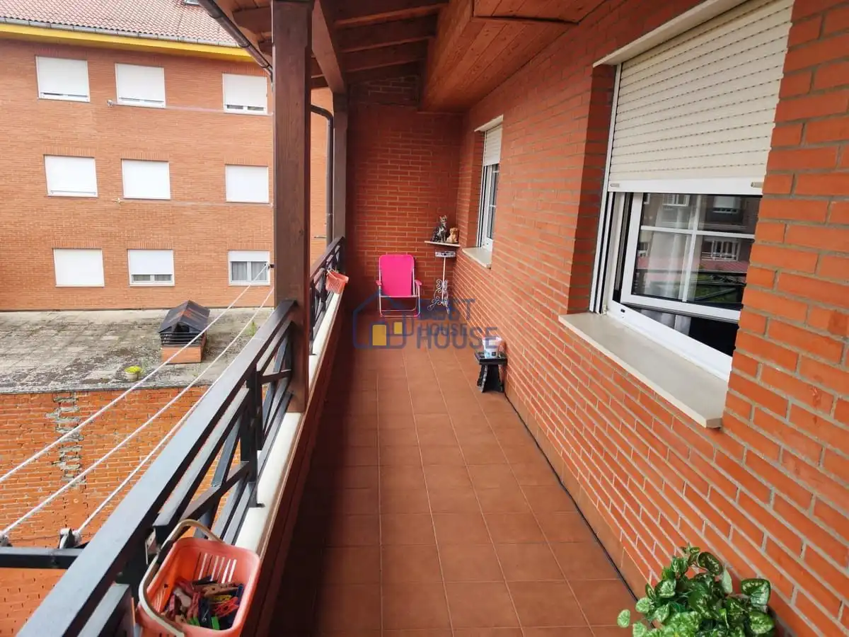 Casa con jardín en venta en Villaquilambre, imagen 3