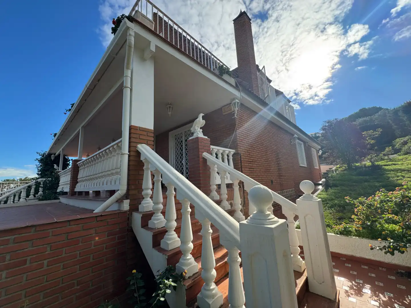 Vista exterior de Casa o xalet en venda en Alhaurín de la Torre amb Aire condicionat, Calefacció i Jardí privat