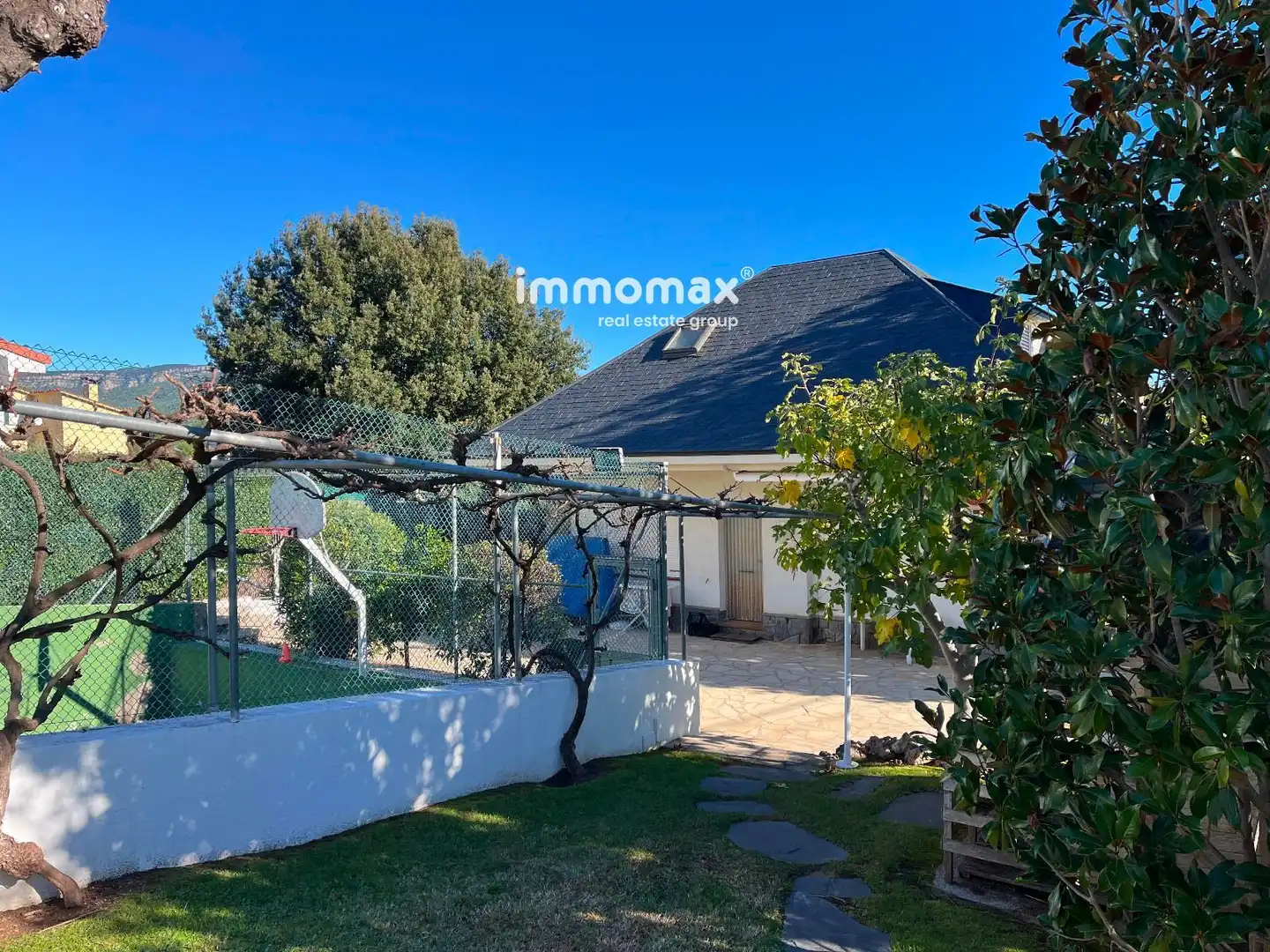 Vista exterior de Casa o xalet en venda en Santa Eulàlia de Ronçana amb Calefacció, Jardí privat i Terrassa