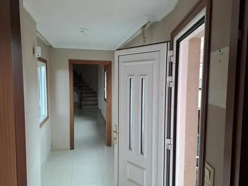 Casa adosada en venda en A Cañiza   amb Terrassa i Alarma