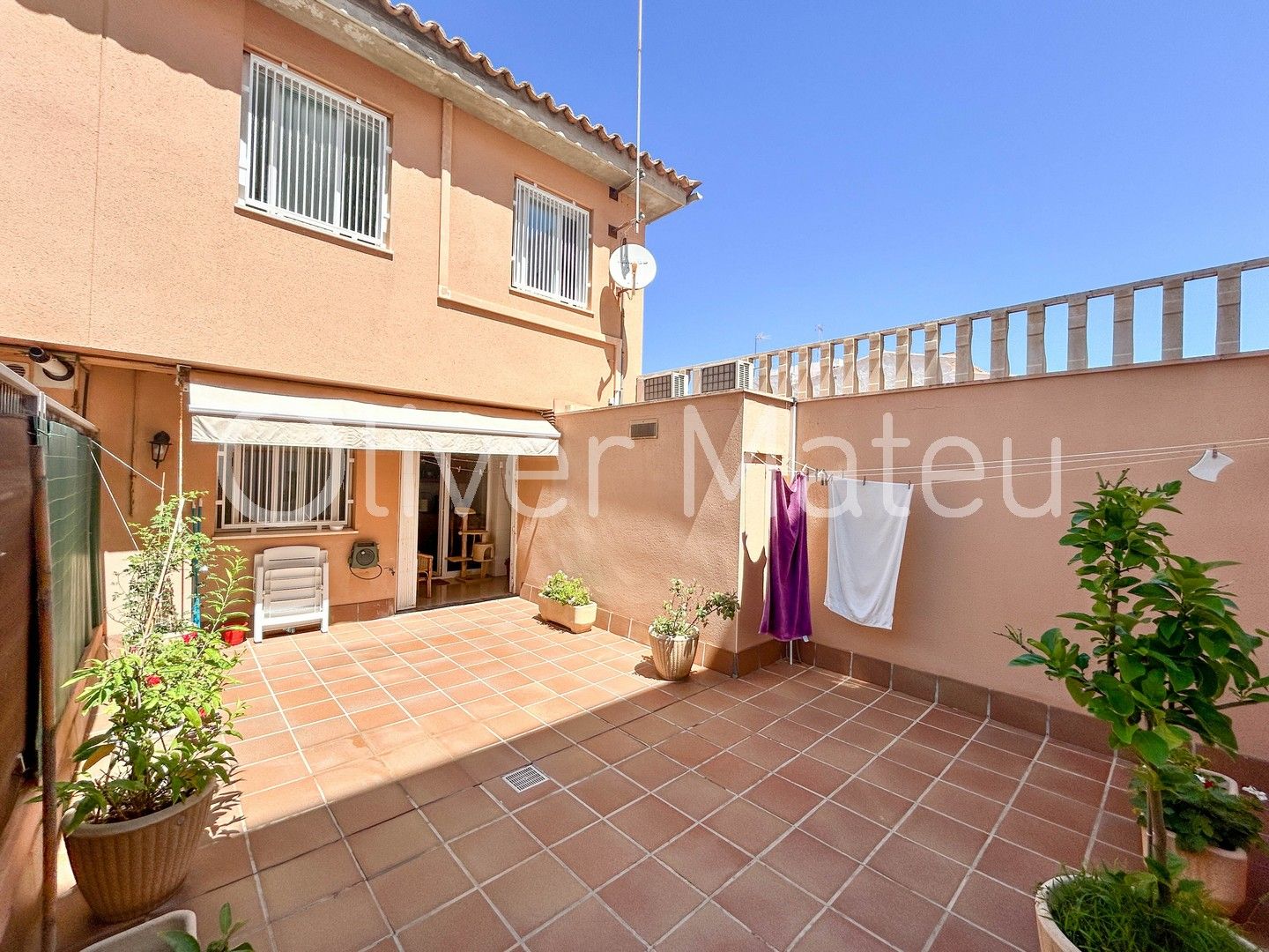 Vista exterior de Casa adosada en venta en  Palma de Mallorca con Aire acondicionado, Calefacción y Terraza