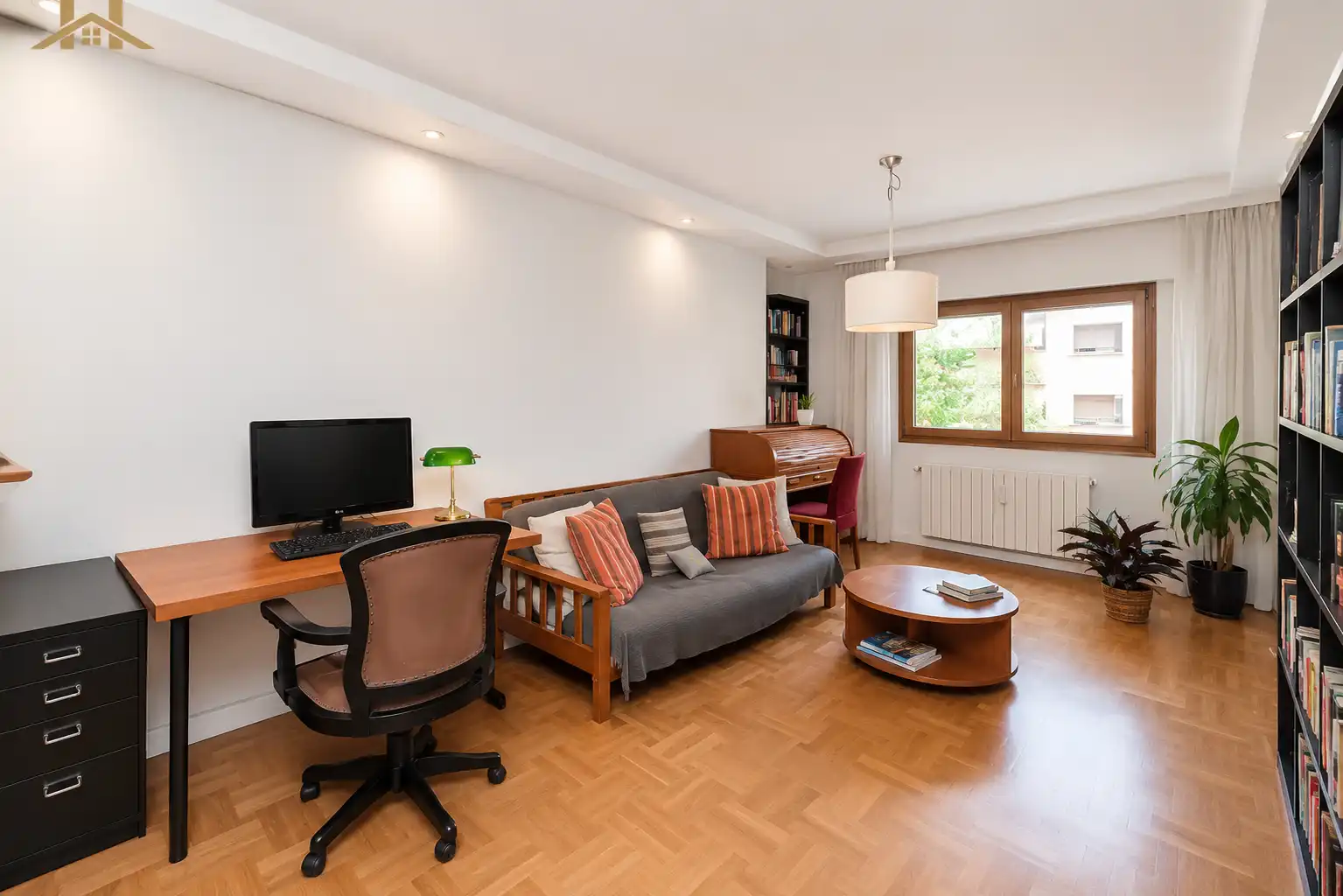 Sala de estar de Piso en venta en Pozuelo de Alarcón con Aire acondicionado, Calefacción y Jardín privado