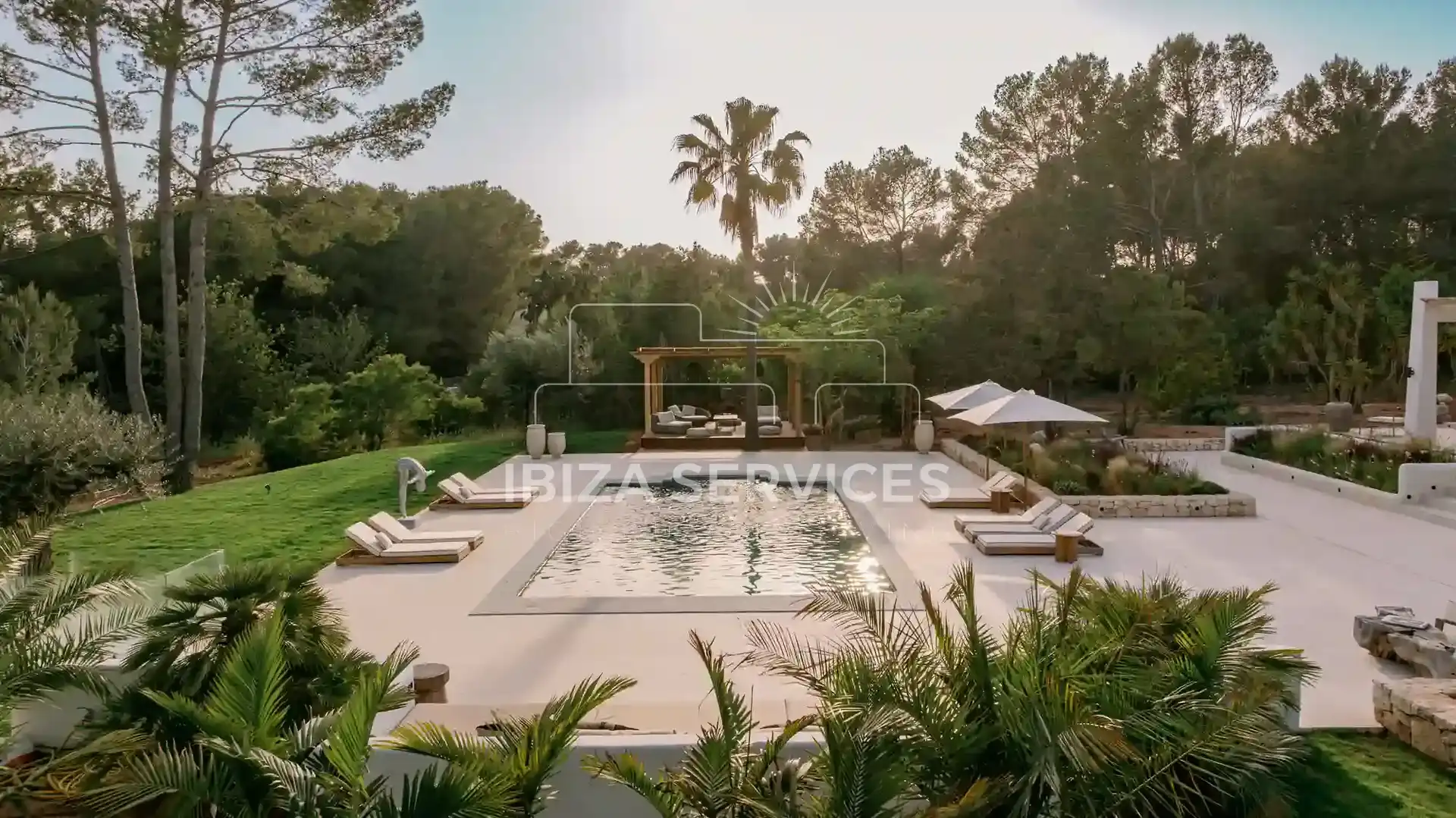 Garten von Haus oder Chalet zum Verkauf in Santa Eulària des Riu mit Klimaanlage und Schwimmbad