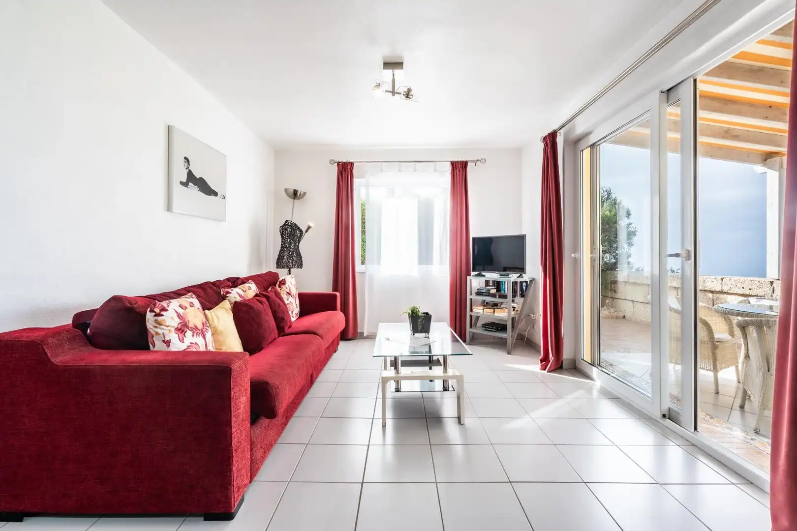 Sala d'estar de Casa o xalet en venda en Guía de Isora amb Calefacció, Jardí privat i Moblat
