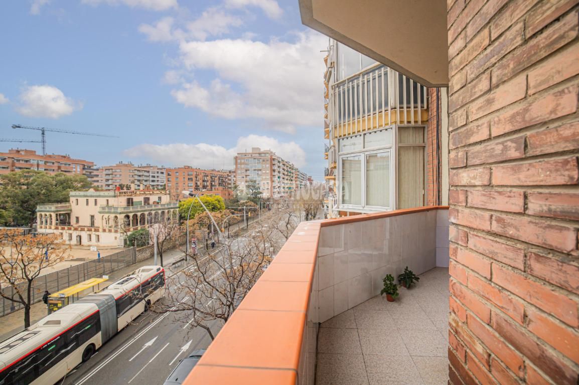 Vista exterior de Pis en venda en  Barcelona Capital amb Aire condicionat, Calefacció i Parquet