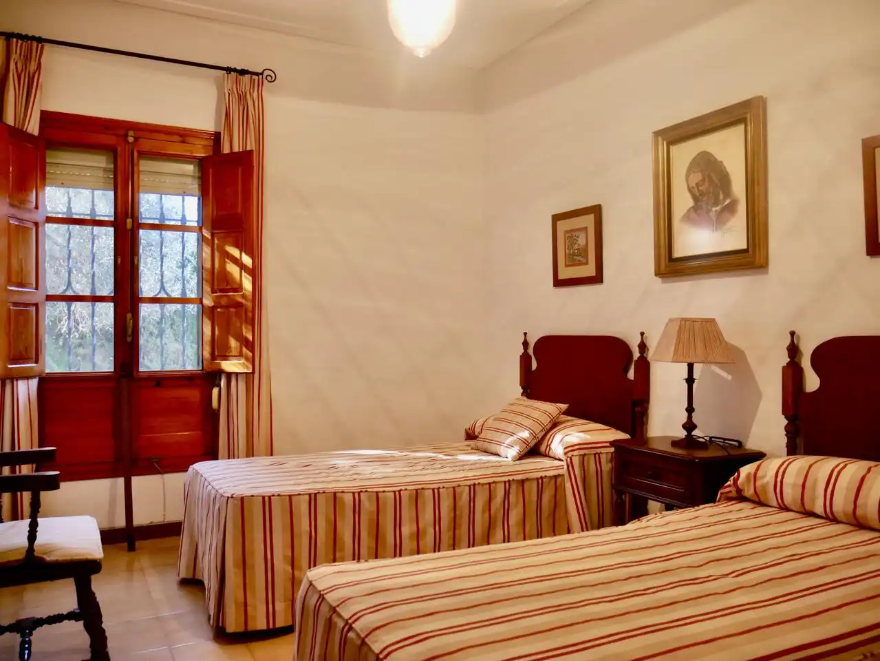 Casa o xalet en venda a Jacinto Benavente, Gines