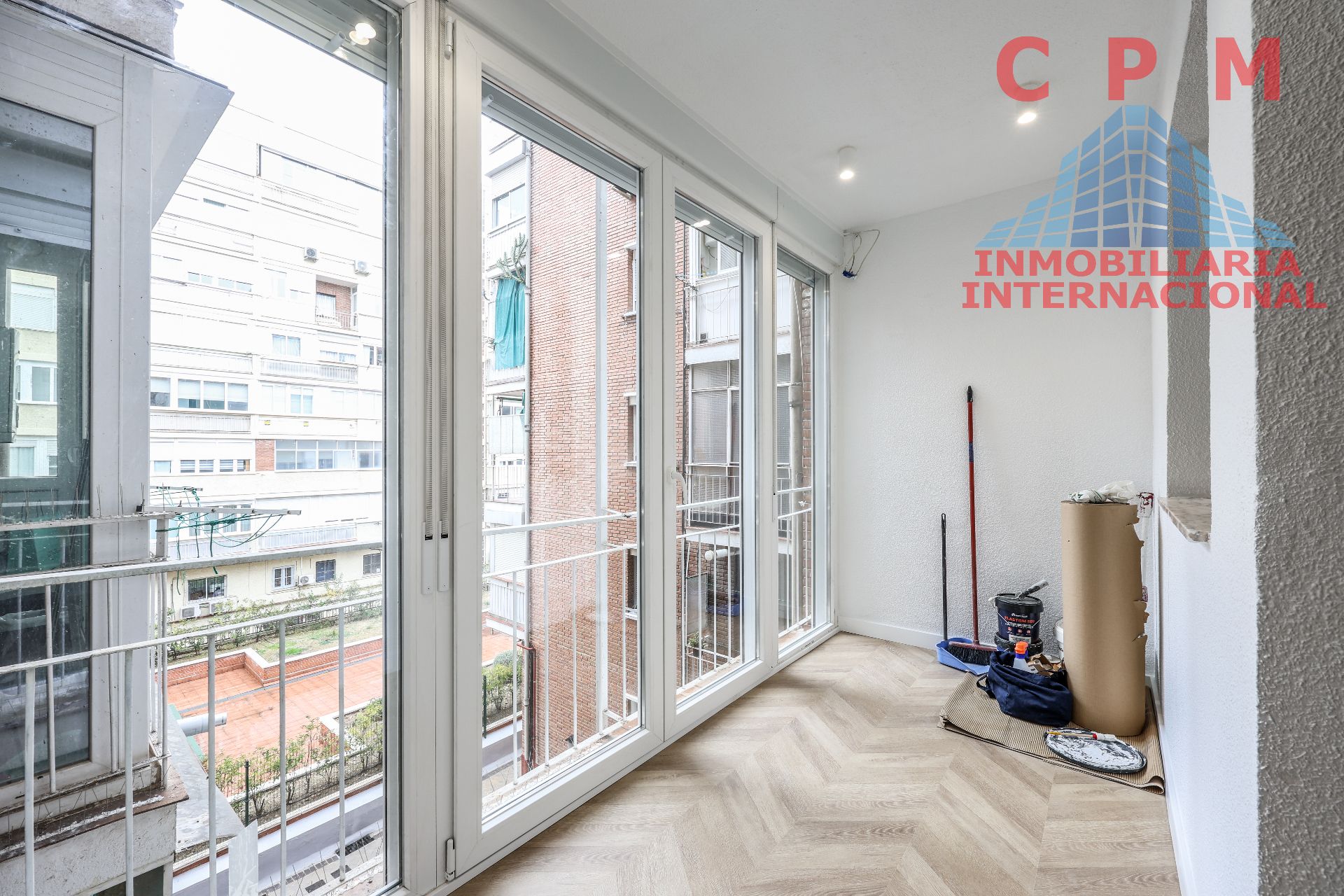 Balcony of Flat to rent in  Madrid Capital  with Air Conditioner, Heating and Parquet flooring