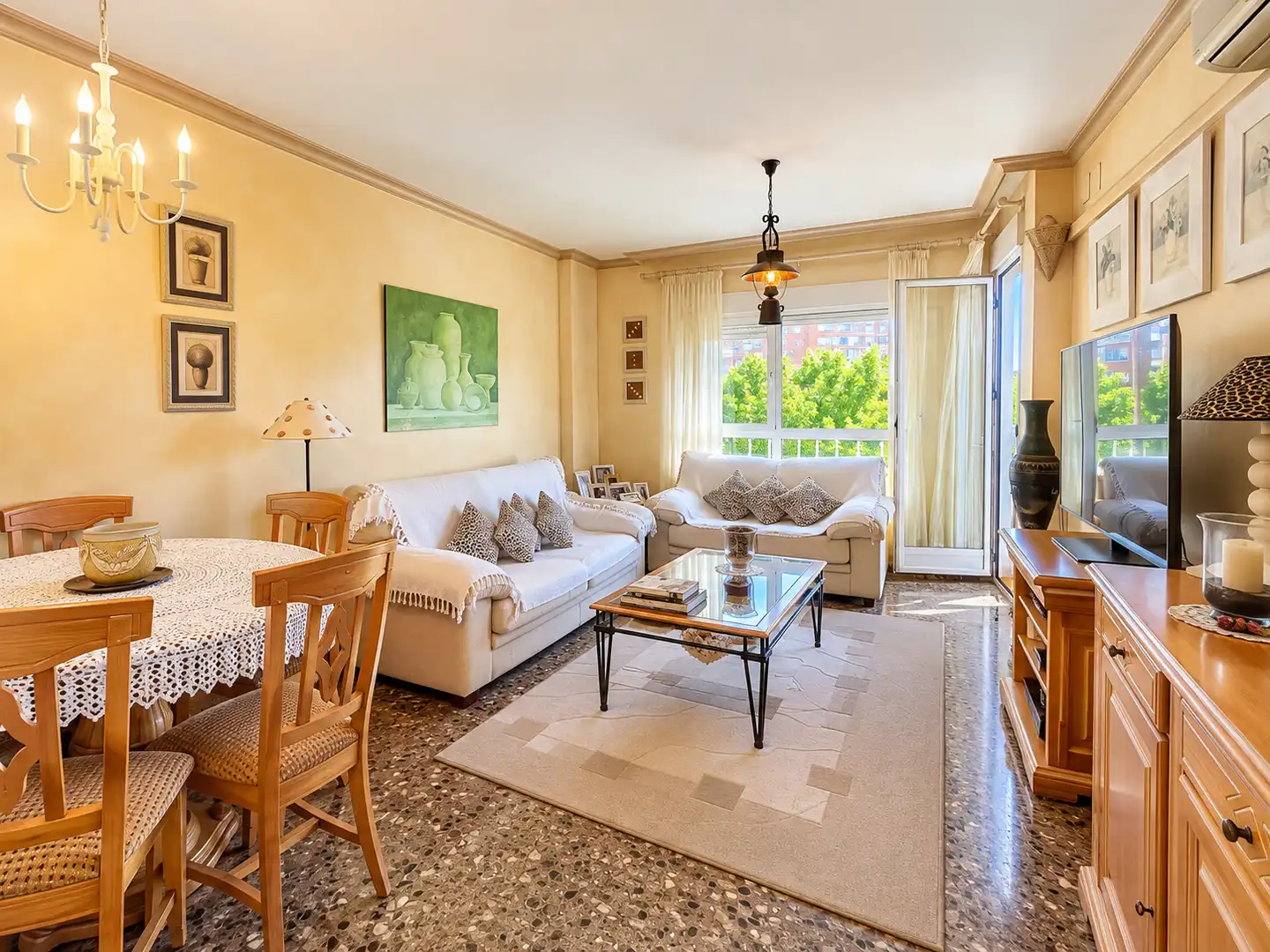 Piso con terraza en venta en Carrer Astúries, imagen 2