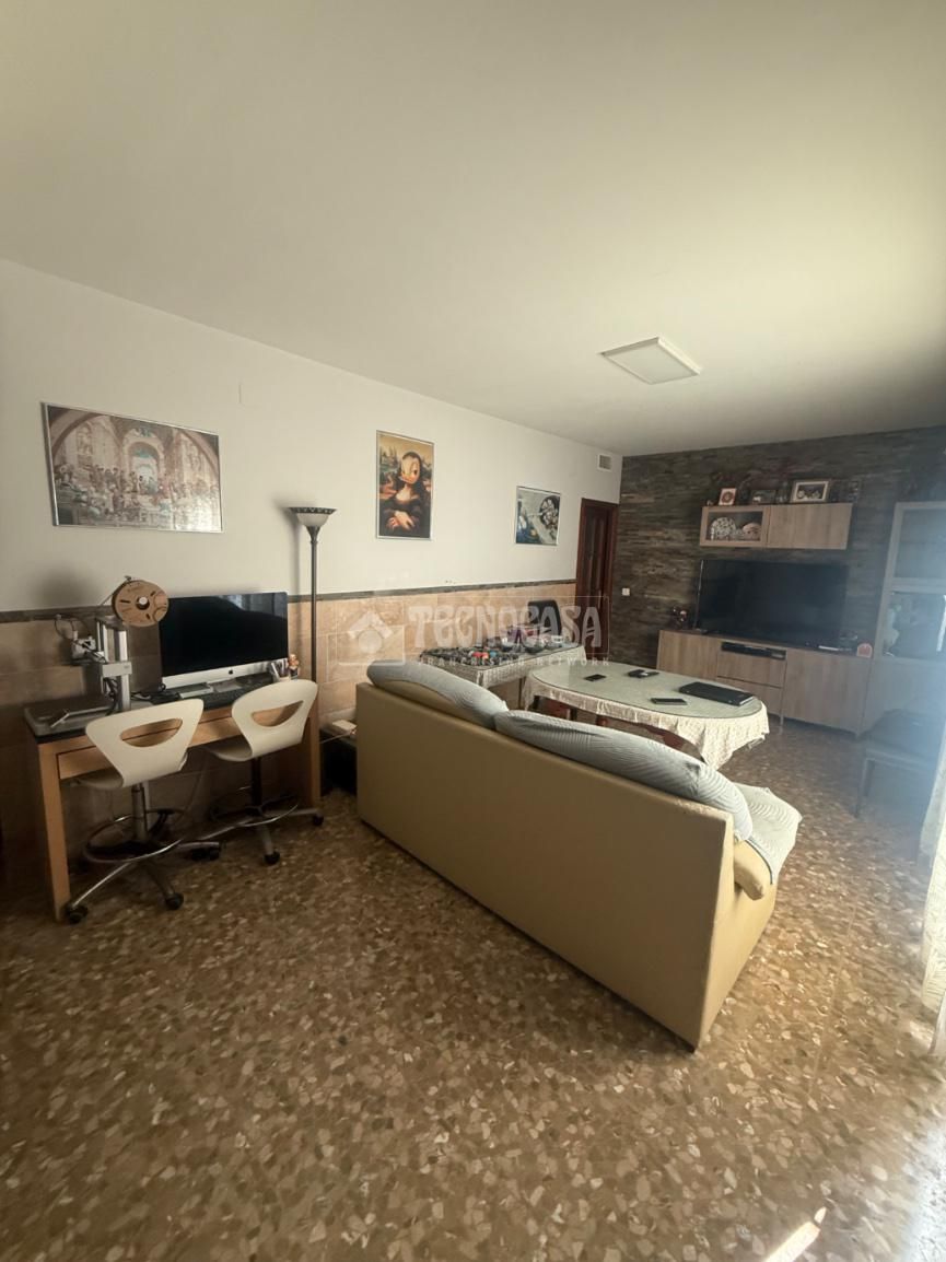 Sala d'estar de Pis en venda en Lucena amb Aire condicionat, Calefacció i Traster