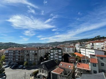 Apartamento con balcón en venta en A Carballeira