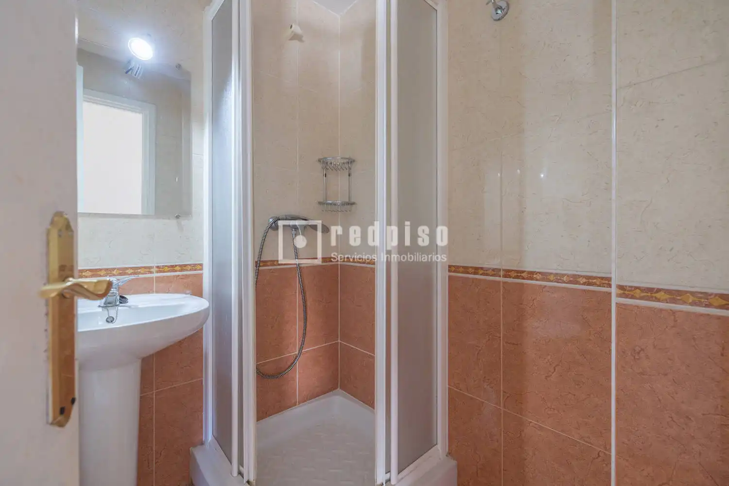 Badezimmer von Wohnung zum Verkauf in Madrid mit Klimaanlage, Heizung und Privatgarten