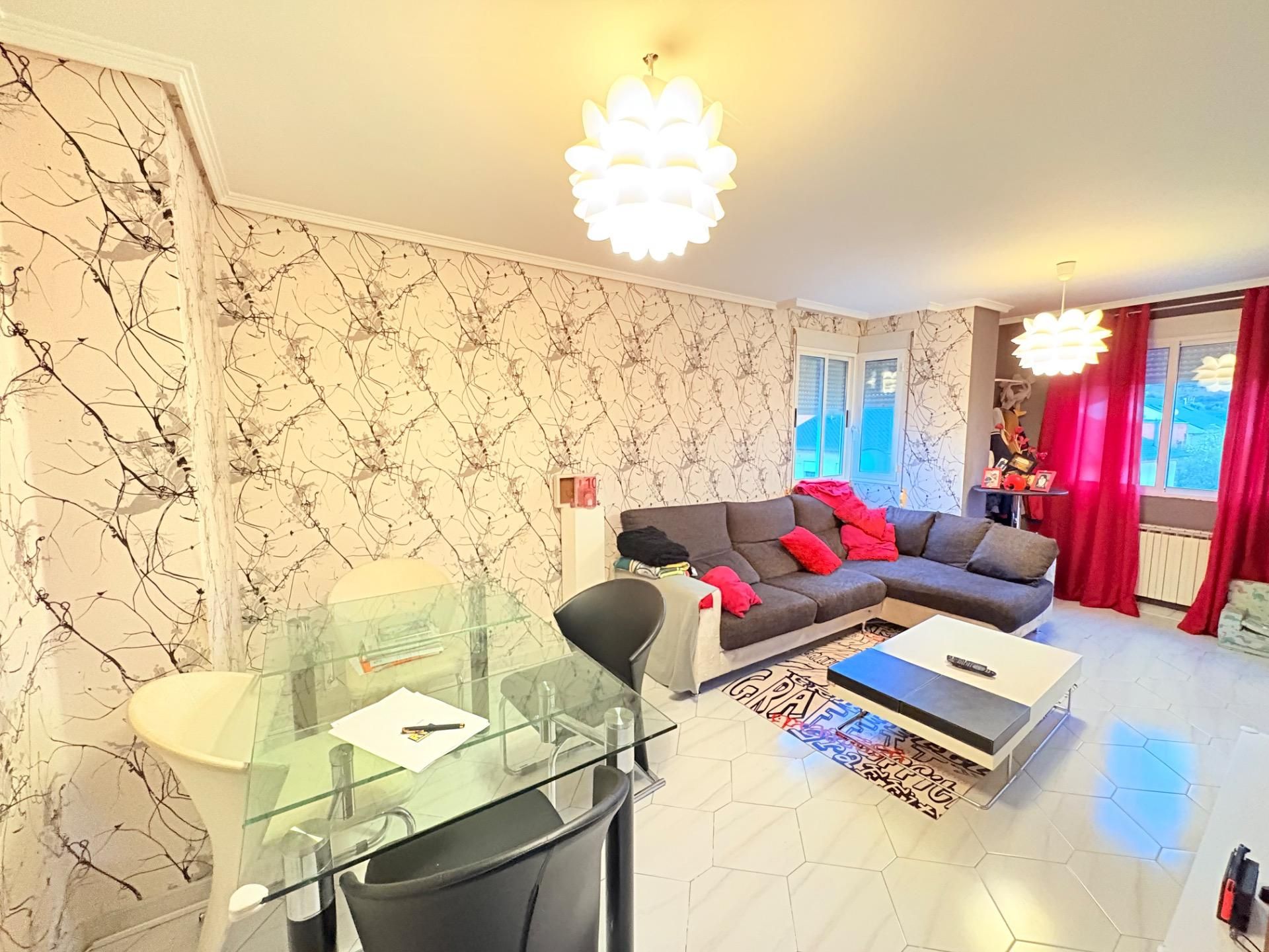 Living room of Flat for sale in Fabero  with Storage room and Balcony