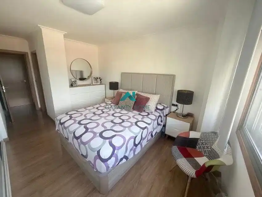 Habitación de Piso en venta en Pontevedra Capital  con Calefacción y Trastero