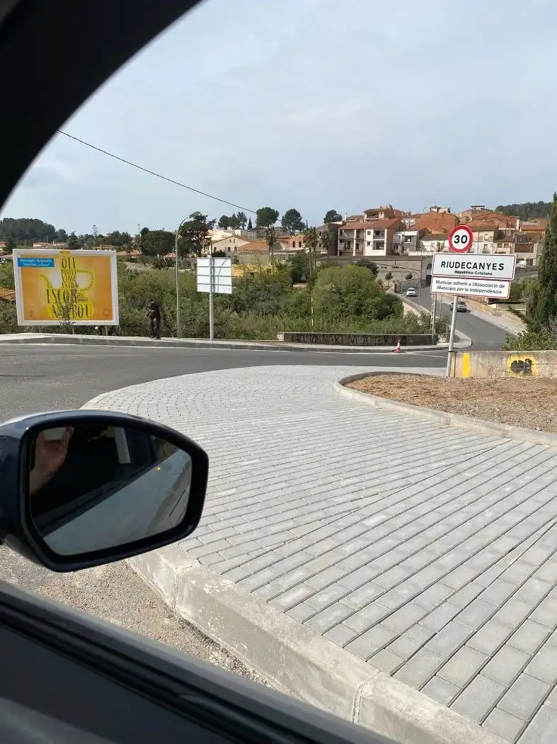 Vista exterior de Edifici en venda en Riudecanyes