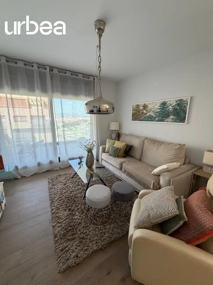 Sala d'estar de Pis en venda en Málaga amb Aire condicionat i Piscina comunitària