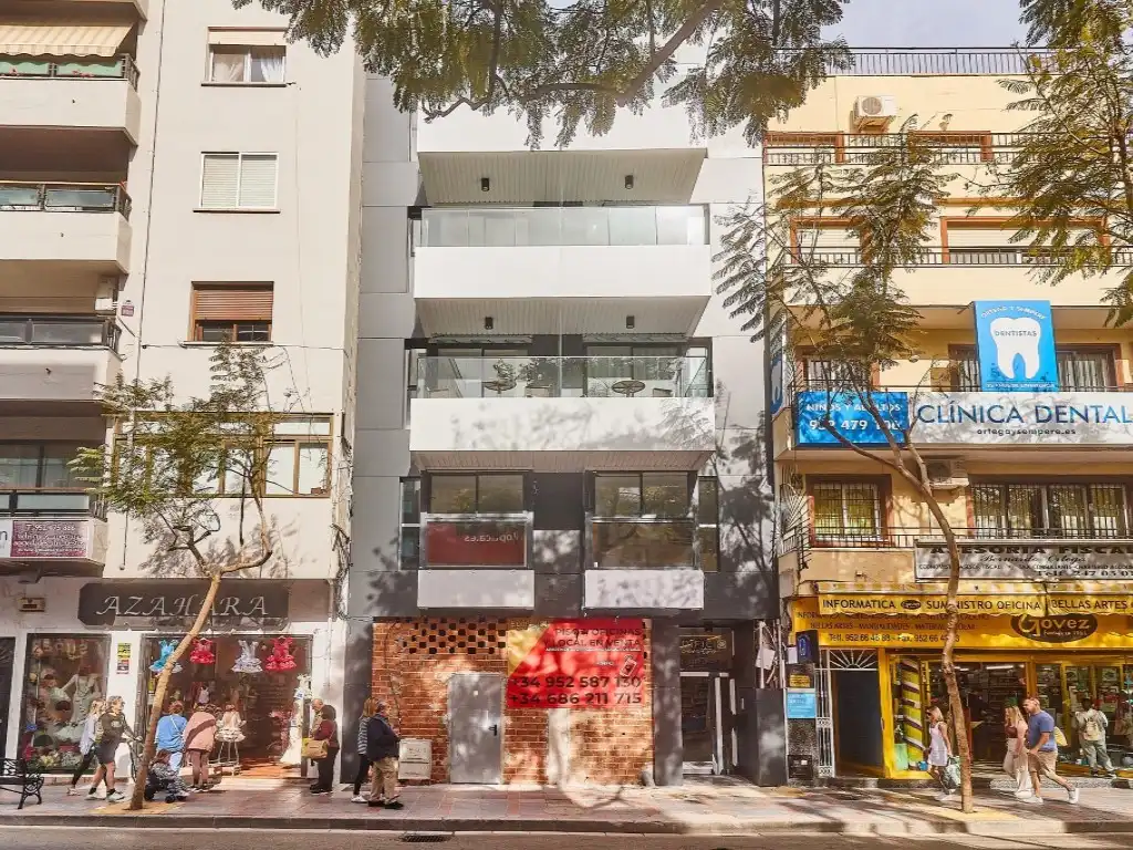 Außenansicht von Wohnung zum Verkauf in Fuengirola mit Klimaanlage, Terrasse und Ofen