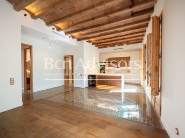 Piso con balcón en venta en Eixample