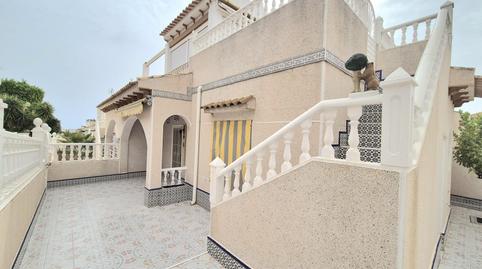 Foto 2 de Casa adosada en venda a Calle Moncayo, 27, Los Balcones - Los Altos, Torrevieja