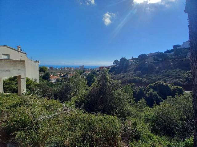 Terreno residencial en Venta en Avenida Anglaterra                     en Las Atalayas - Urmi - Cerro de Mar
