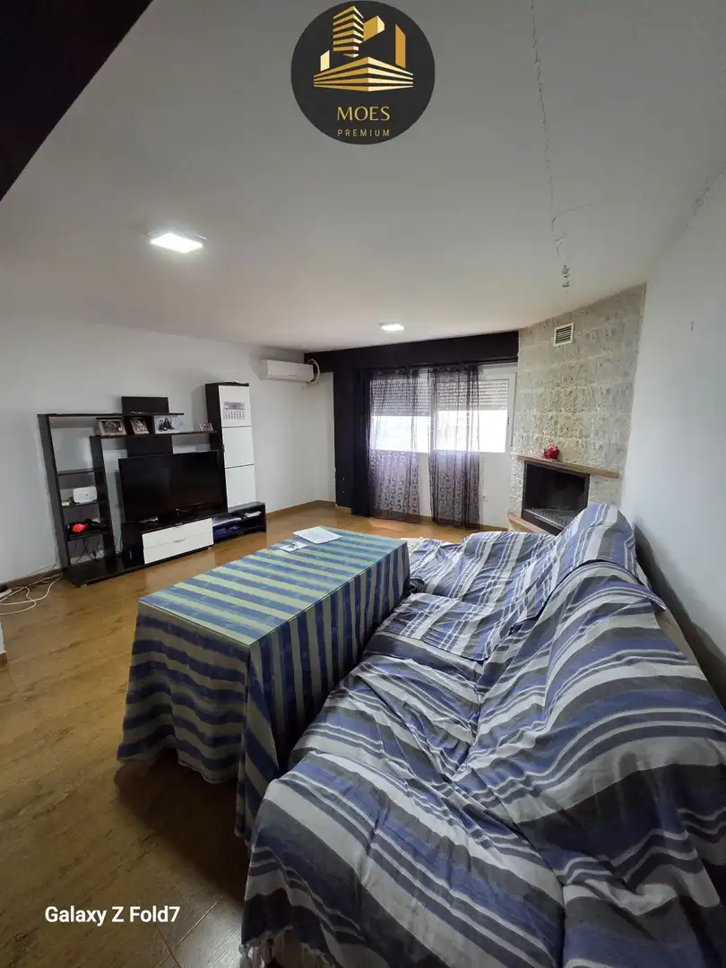 Sala d'estar de Casa o xalet en venda en Jaén amb Aire condicionat, Calefacció i Terrassa