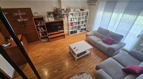 Foto 2 de Casa adosada en venta en Via Dels Paisos Catalans, Centre, El Vendrell