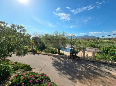 Villa avec balcon à vendre à Pedanías Oeste