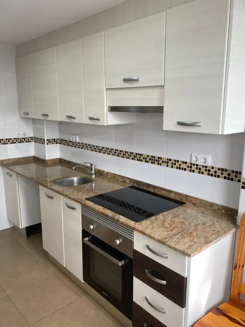 Cocina de Piso en venta en Avilés con Amueblado y Balcón