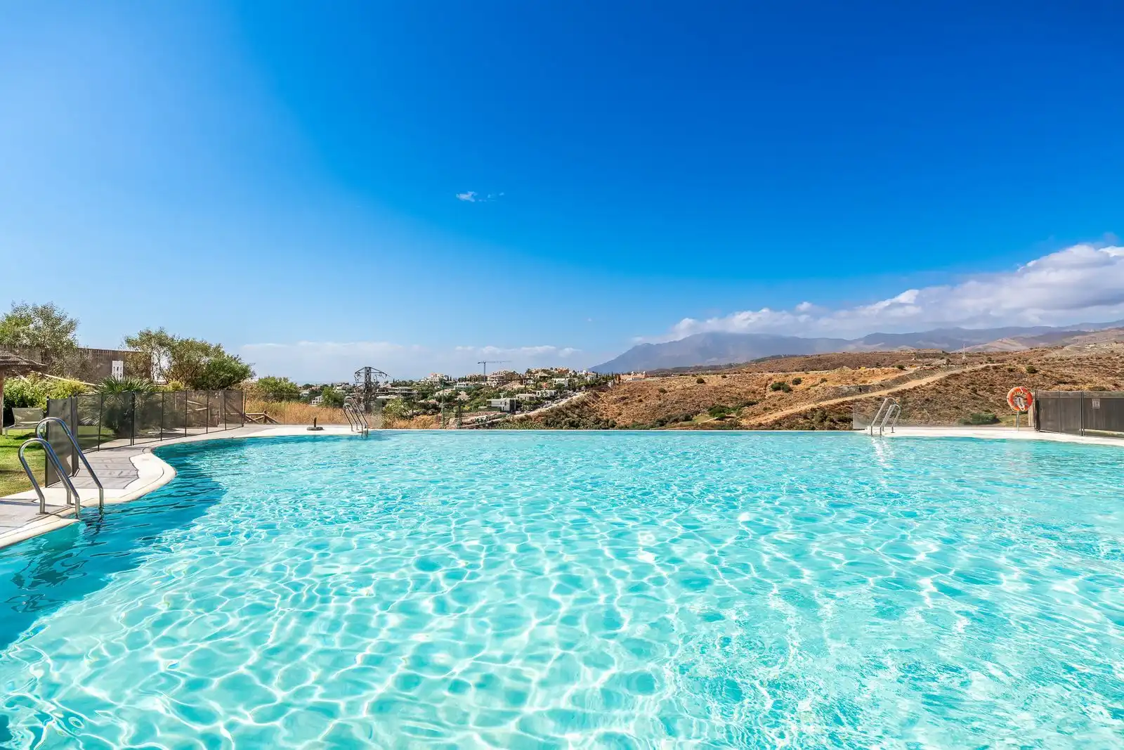 Piscina de Apartament en venda en Estepona amb Terrassa, Traster i Moblat