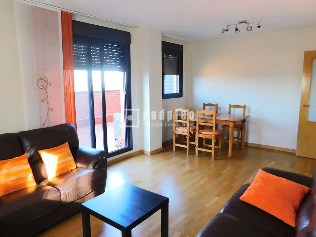 Vista exterior de Piso de alquiler en Madrid con Aire acondicionado, Calefacción y Jardín privado